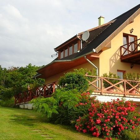 Kincses Vendeghaz Hotel Balatongyörök Exterior foto