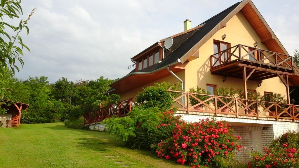 Kincses Vendeghaz Hotel Balatongyörök Exterior foto