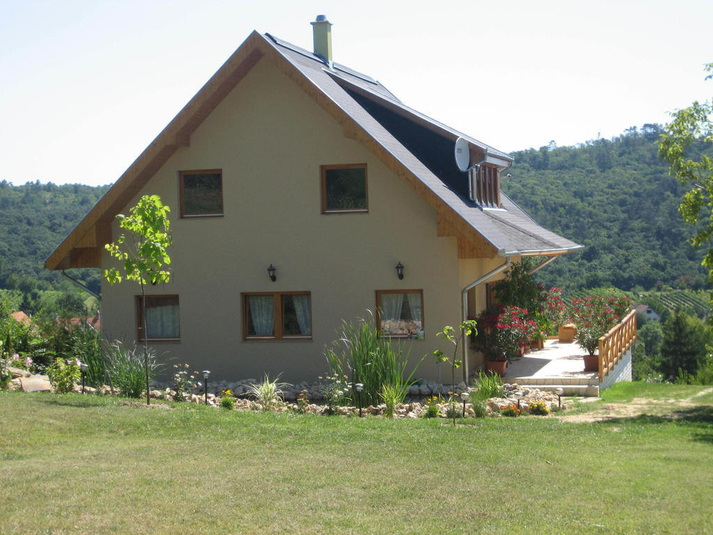 Kincses Vendeghaz Hotel Balatongyörök Exterior foto